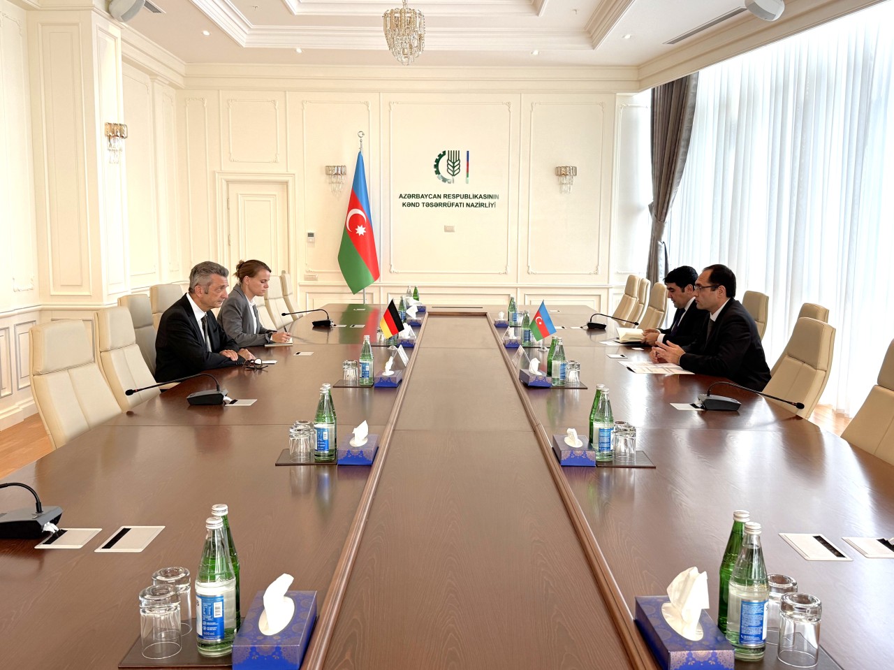 Nazir Ralf Horleman ilə görüşdü 